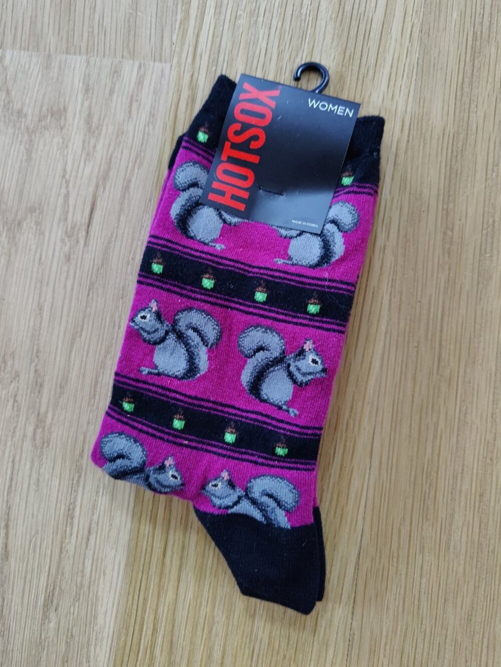 NWT HotSox Women's Squirrel Acorn Pink Black Socks Shoe Size 4-101/2